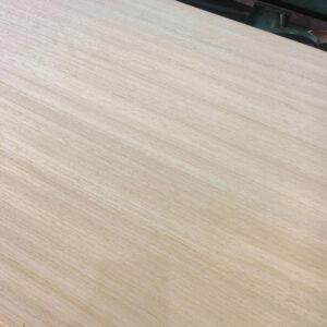 قشرة خشب هندسية للبيع